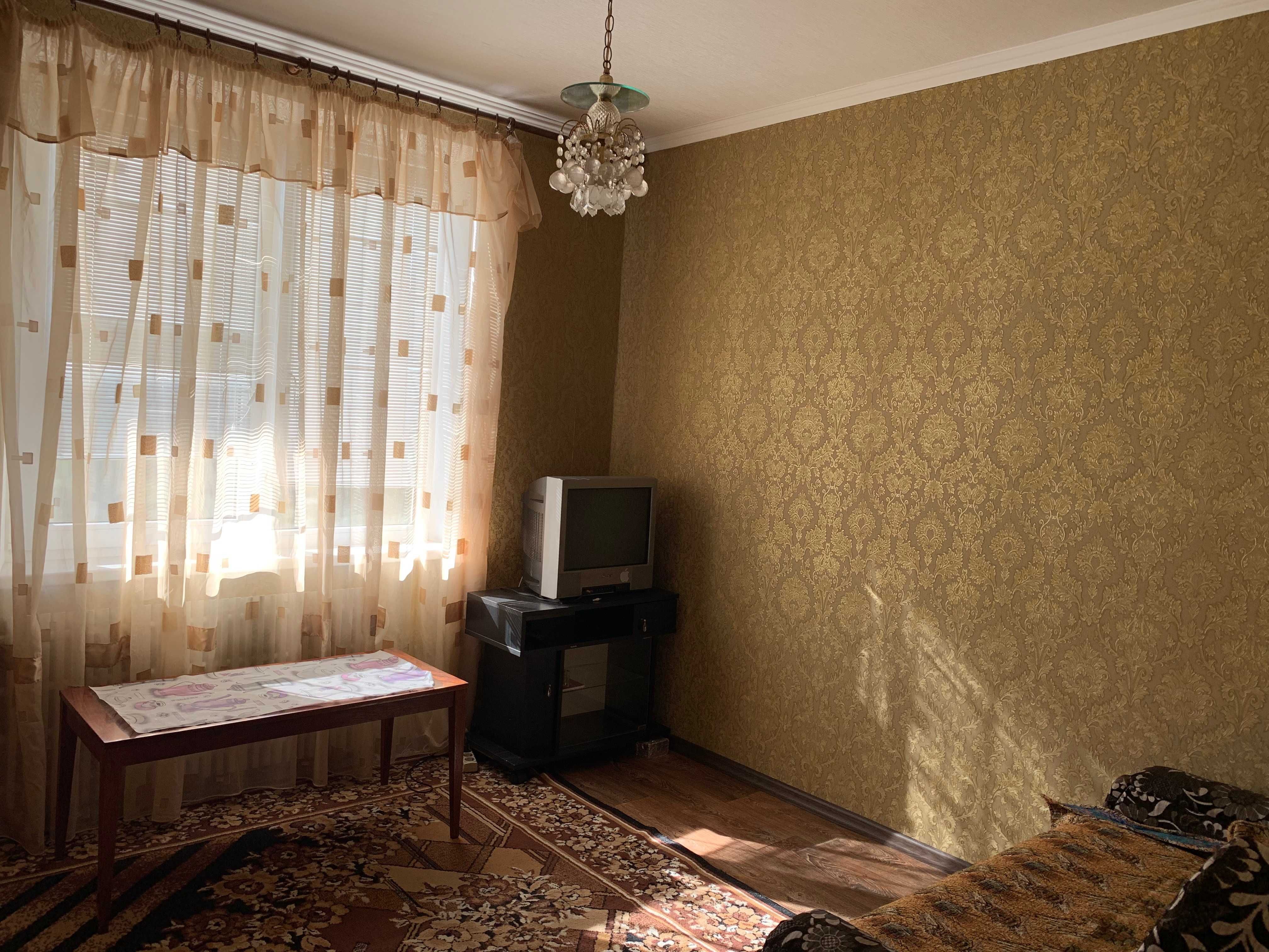 Продам 2 комнатную квартиру возле метро Студенческая
