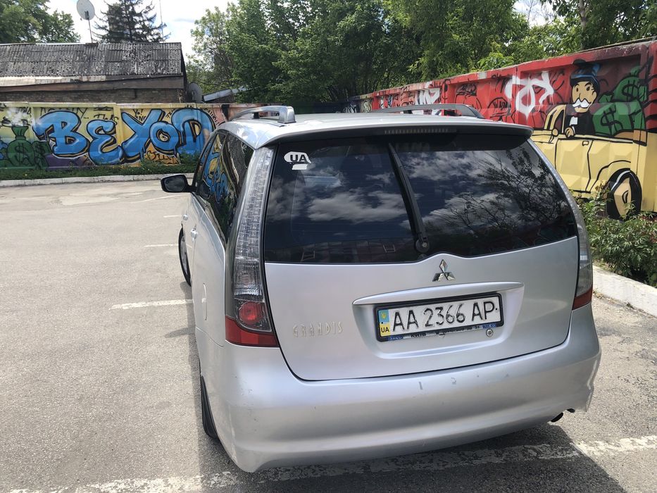 Mitsubishi Grandis 2,4 бензин, механика