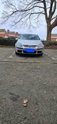 Volkswagen Golf 5 Pilne!!