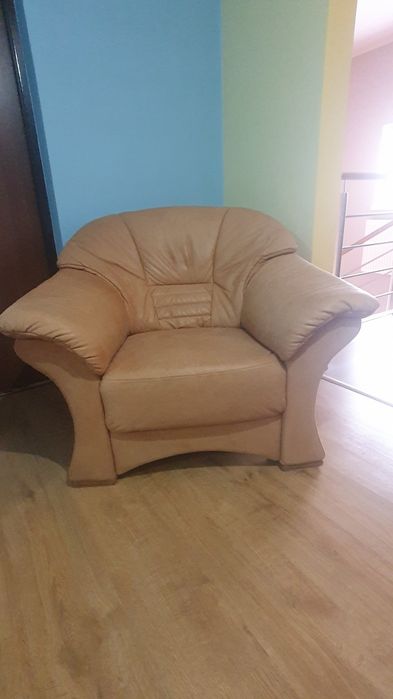 Fotel ze skóry ekologicznej