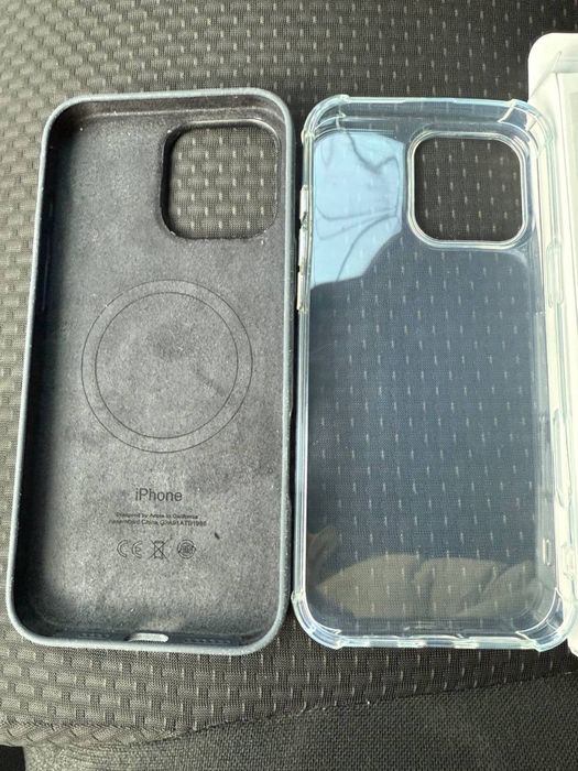 Продам 2 чехла на Продам iPhone 16 Pro Max