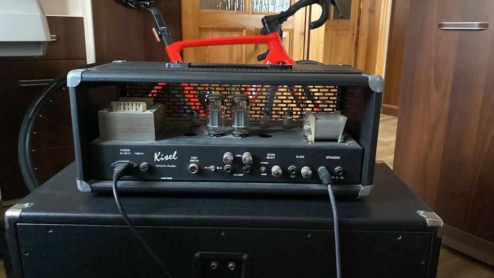 ZESTAW wzmaczniacz lampowy z glosnikiem i gitara