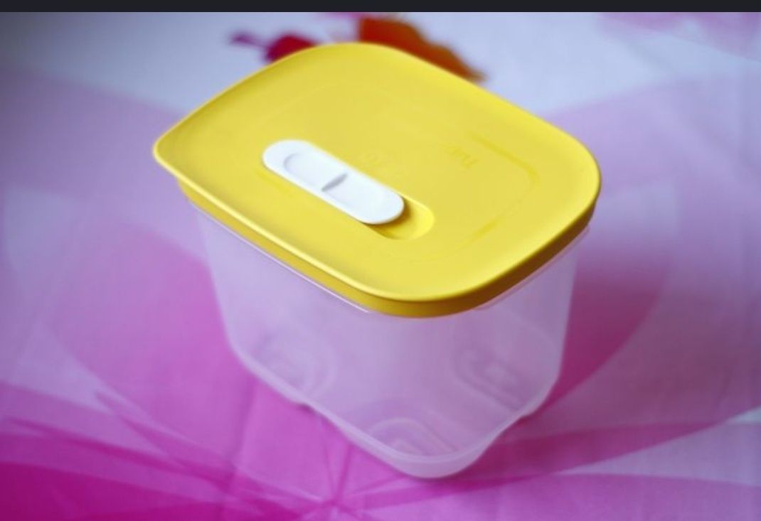 Pojemnik  Vensmart 1,8 Tupperware