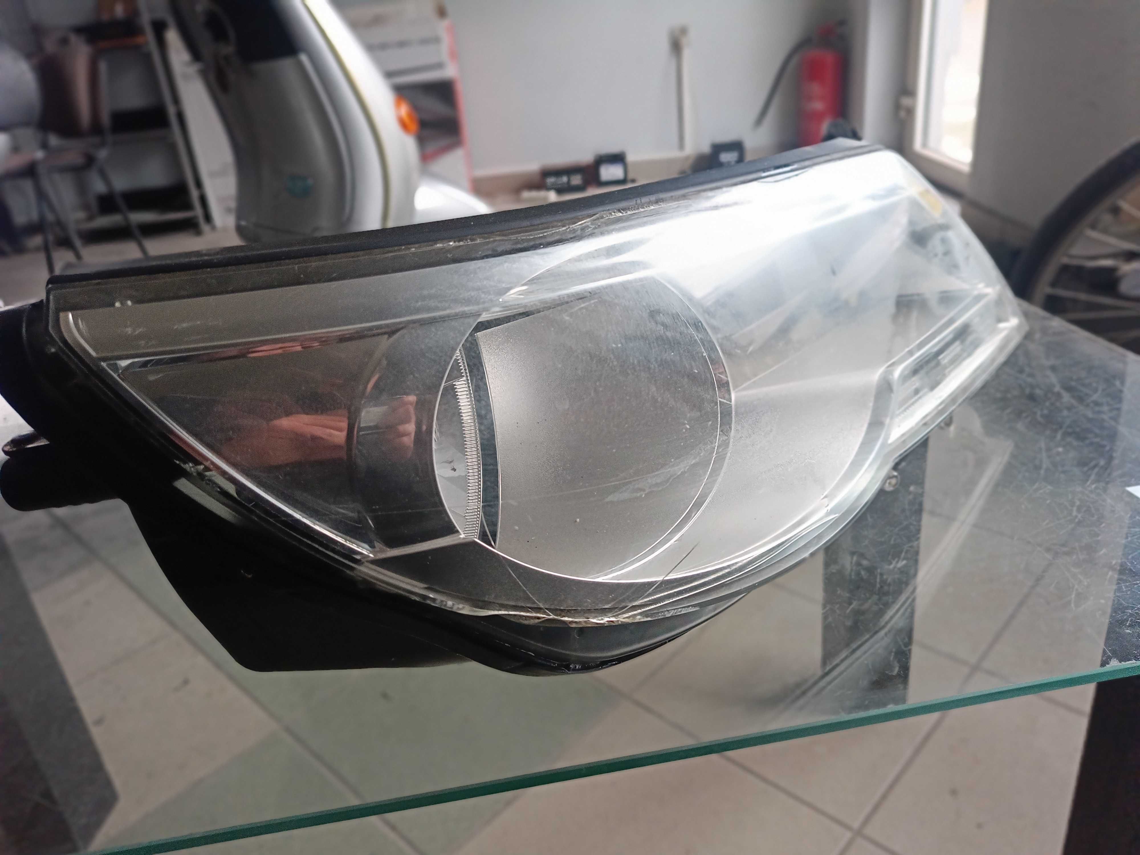 Lampa Prawy Przód Volkswagen Tiguan / Obudowa