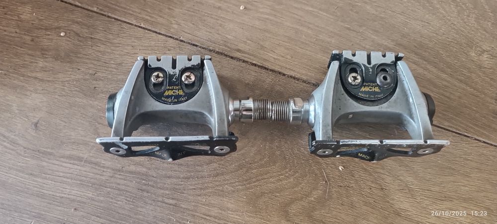 Pedais de estrada miche