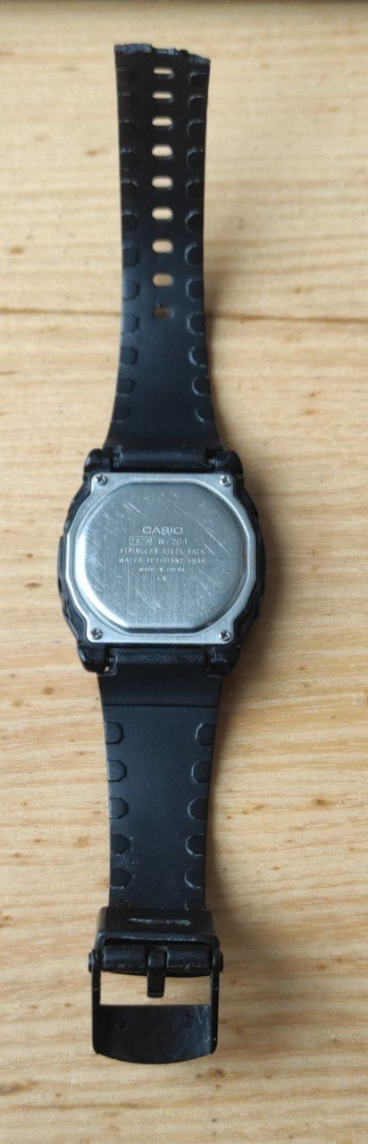 Продам годинник Casio w-201
