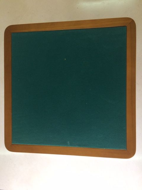Vende-se mesa forrada