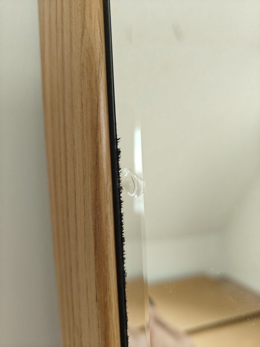 Duże lustro w dębowej ramie