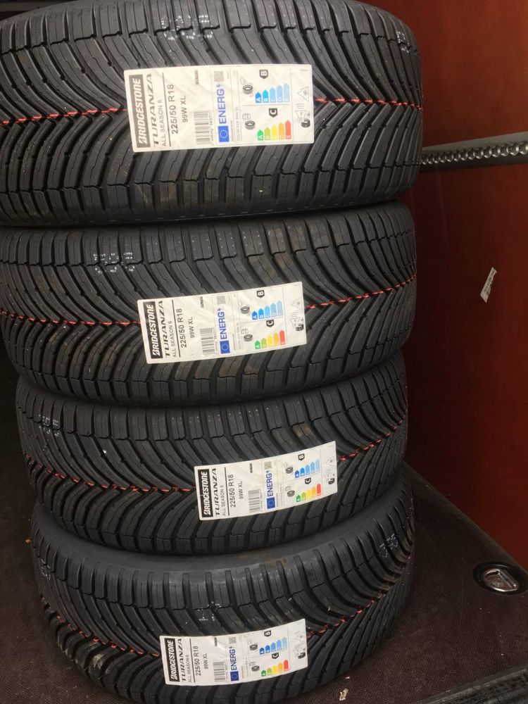 Firestone ROADHAWK 225/40 R19 93Y