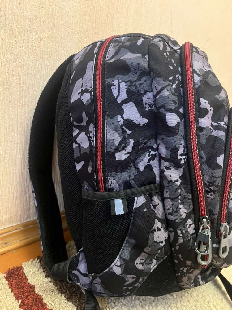 Продам шкільний пюкзак Kite