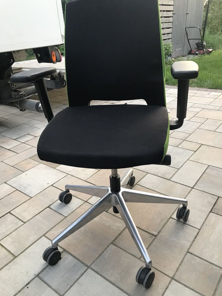 Sprzedam krzesło obrotowe | fotel biurowy