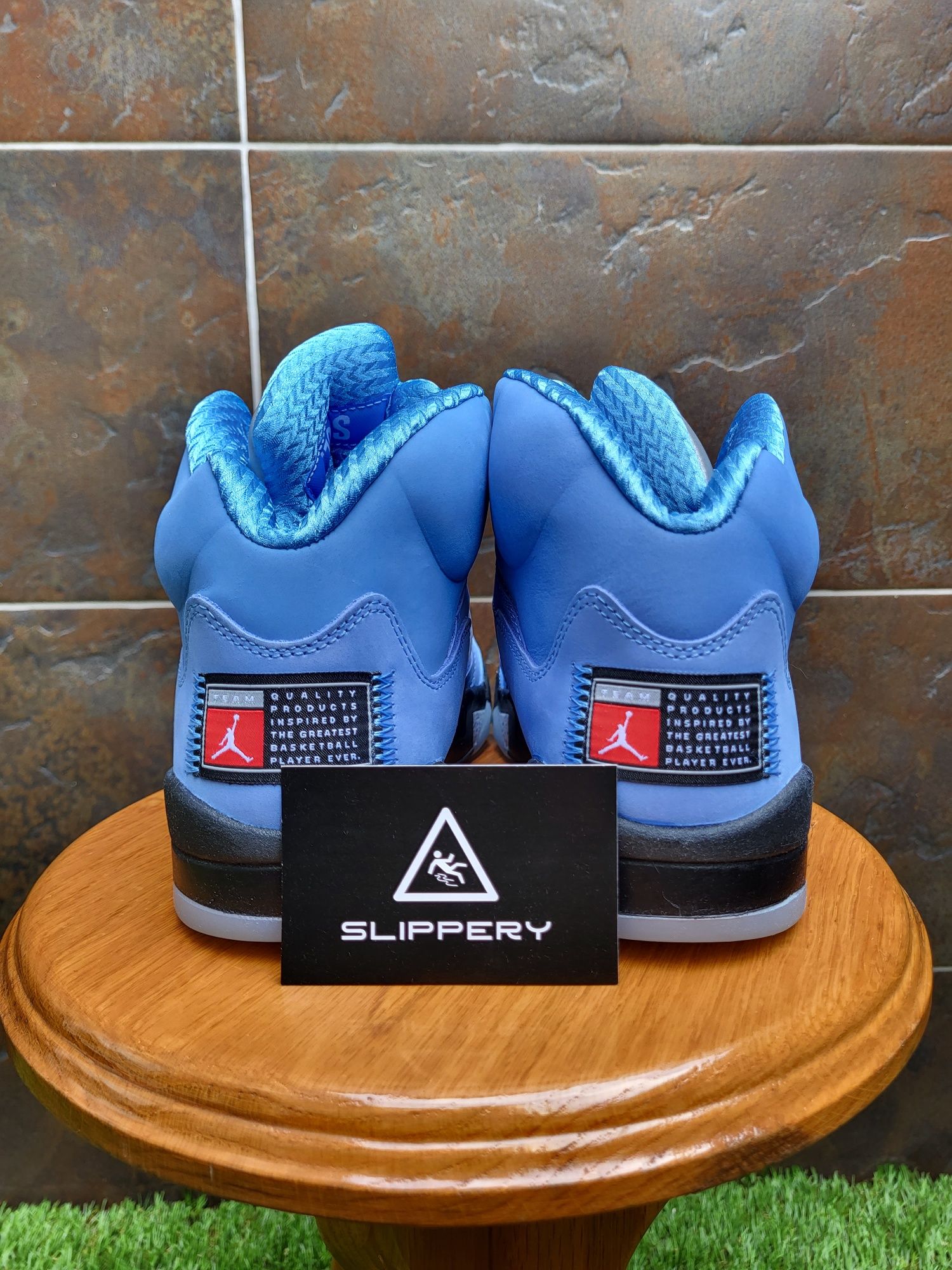 Air Jordan 5 UNC