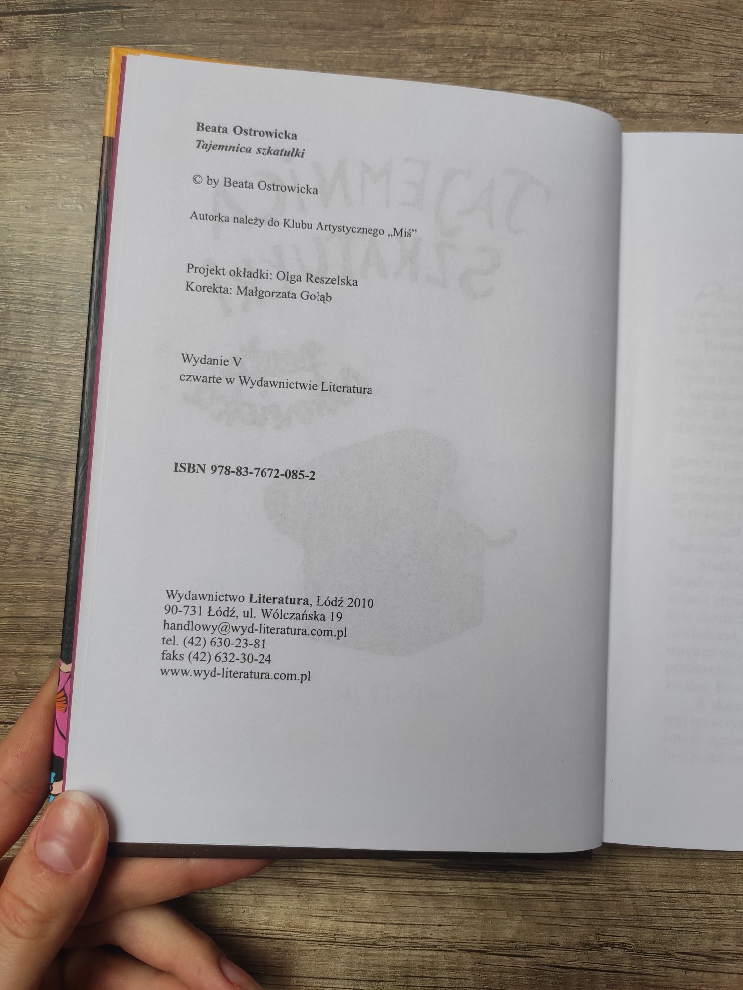 Tajemnica szkatułki Beata Ostrowicka