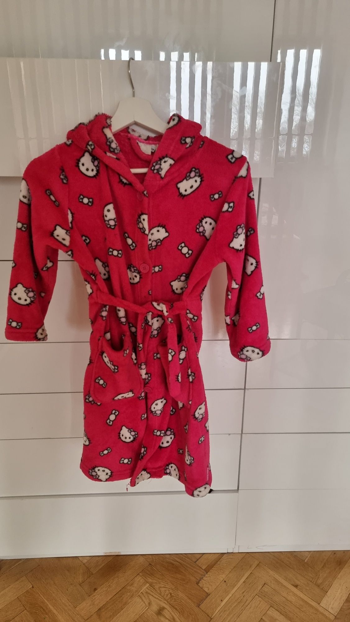 Szlafrok Hello Kitty rozmiar 122-128