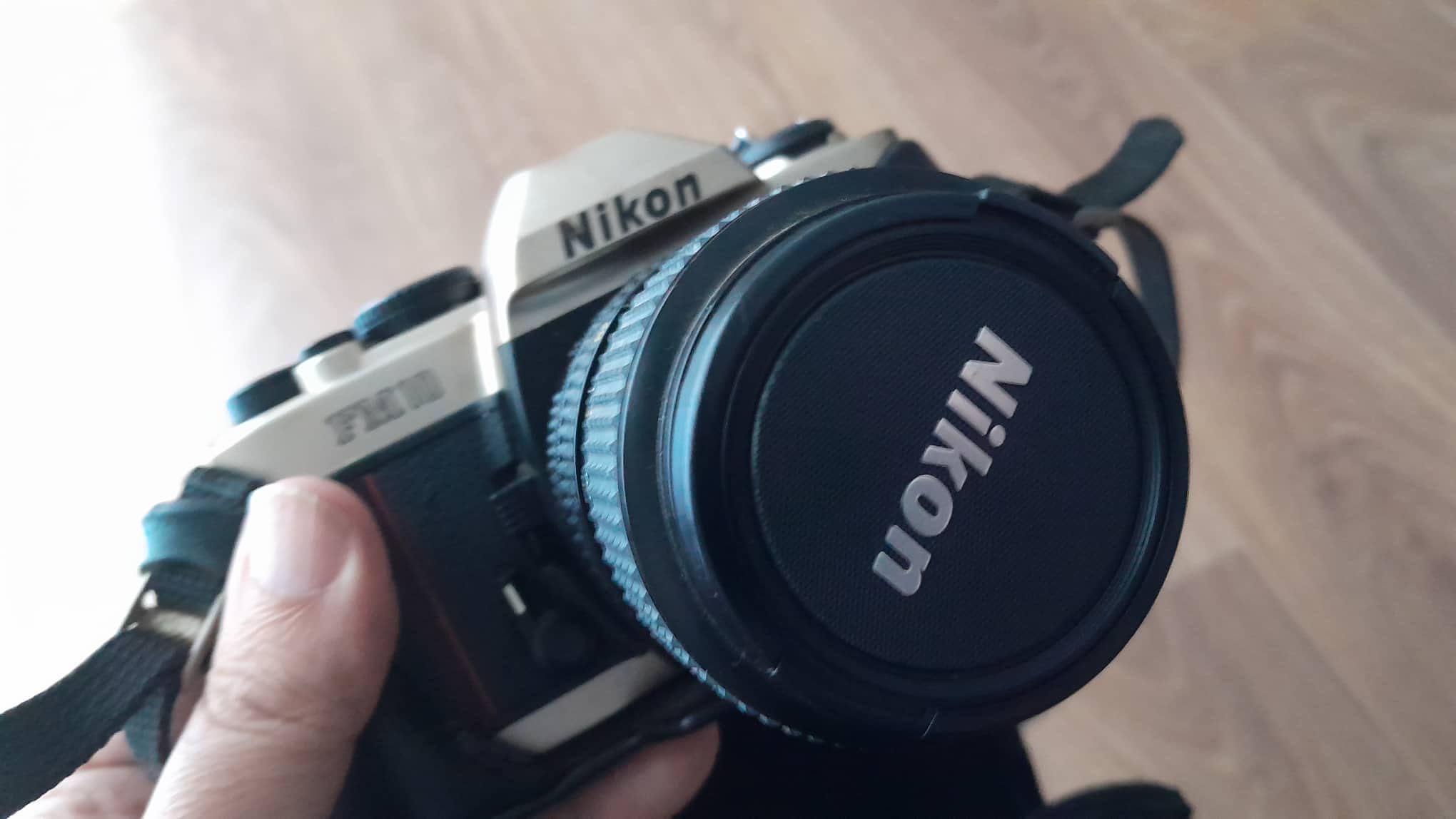 Máquina Fotográfica NIKON FM 10 - Película