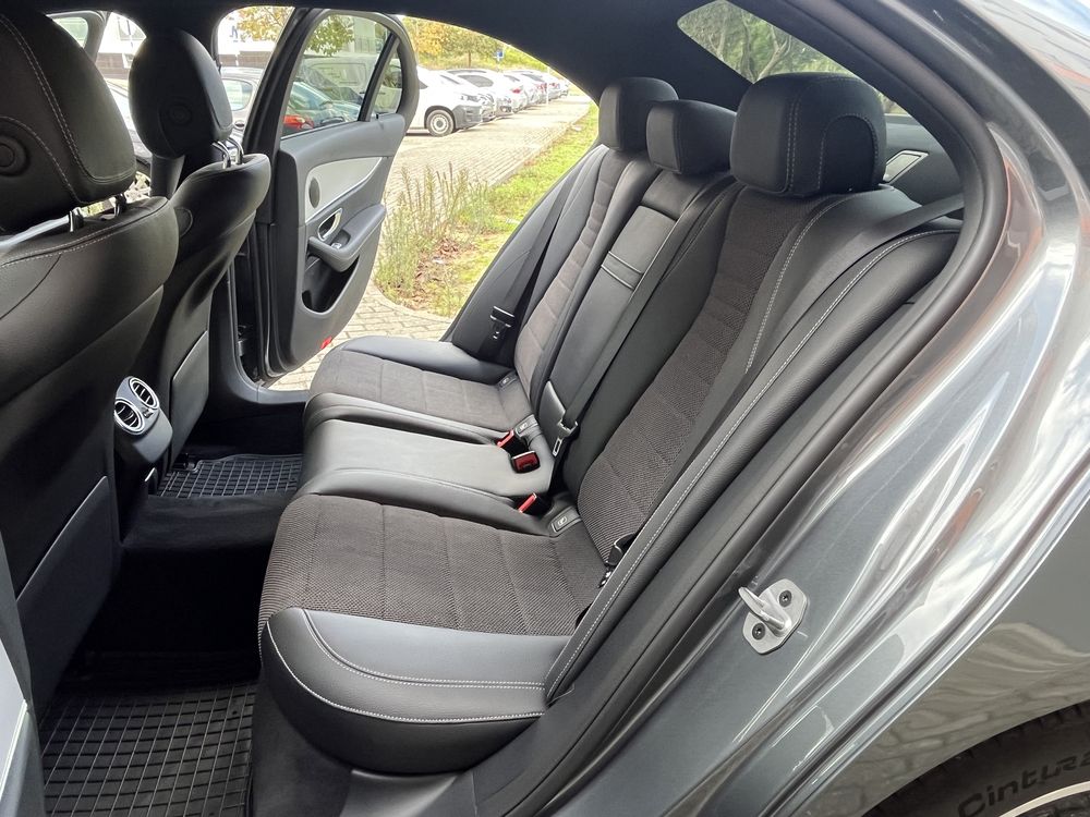 Mercedes-Benz E220d Advantgarde NACIONAL (Só 40.000 KM!)