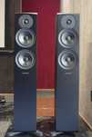 Dynaudio Emit 30 Walnut Para - Outlet