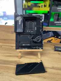 Материнська плата Asus ROG Maximus Z690 Hero