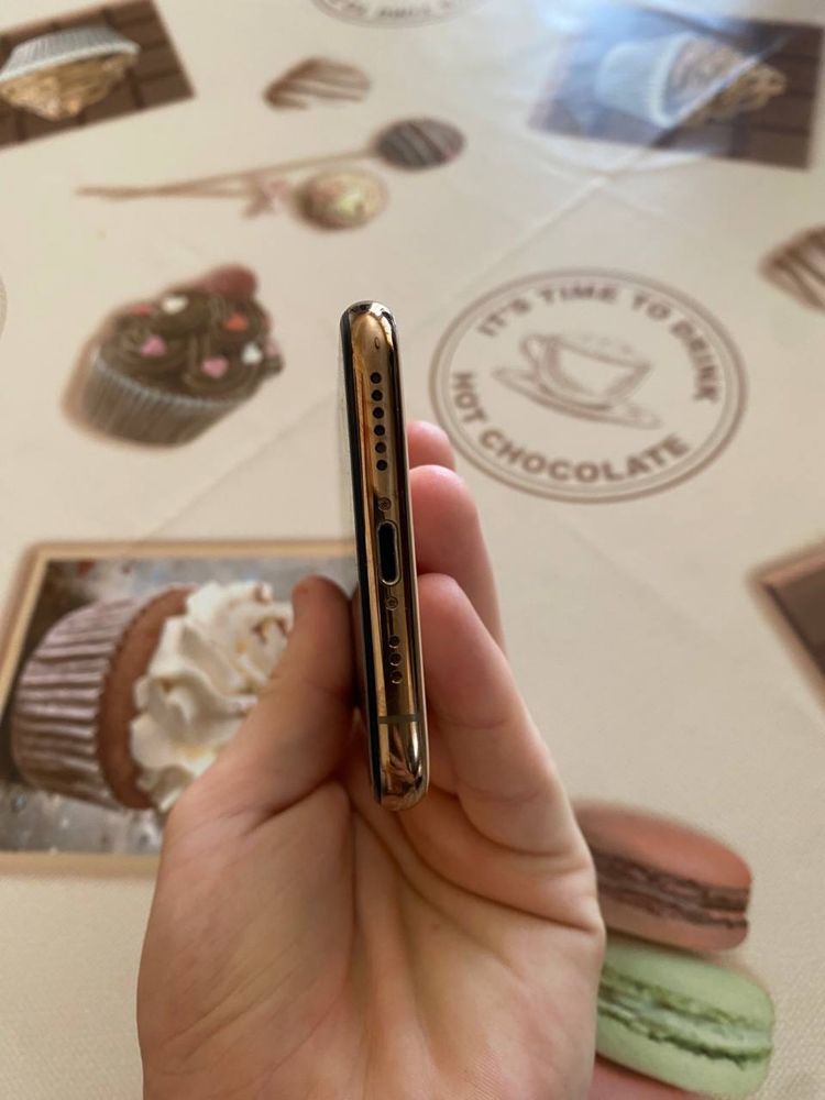 iPhone xs 256 акб 82