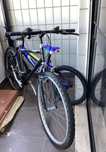 Bicicletas  adulto e crianca  8 anos