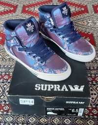 Kwiatowe buty Supra