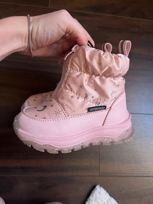 Продам зимние ботинки