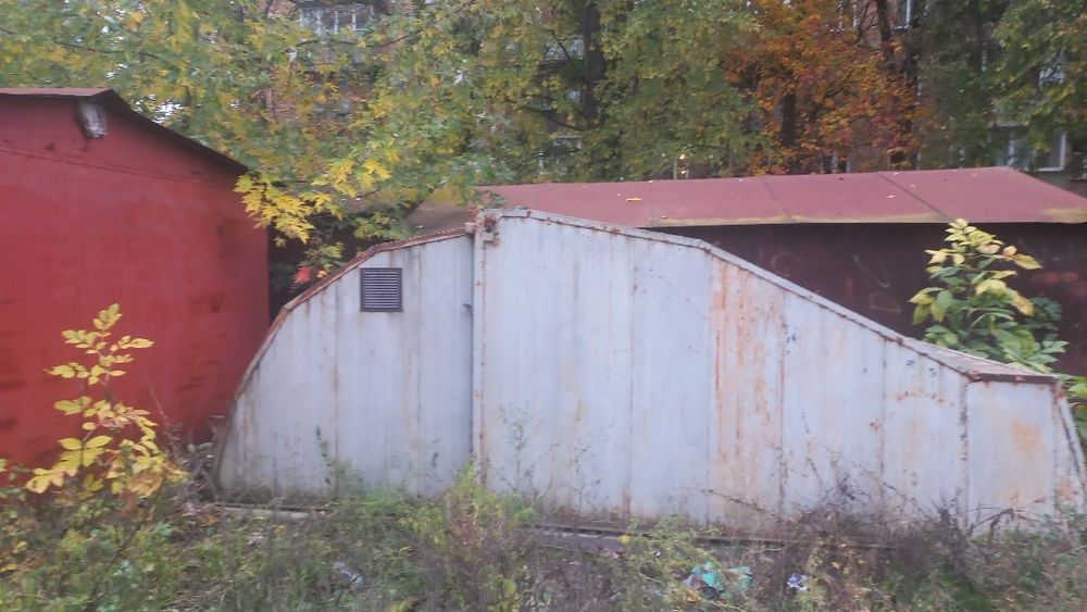 Продається.  Гараж з місцем, на Відрадному "мушля або ракушка" .