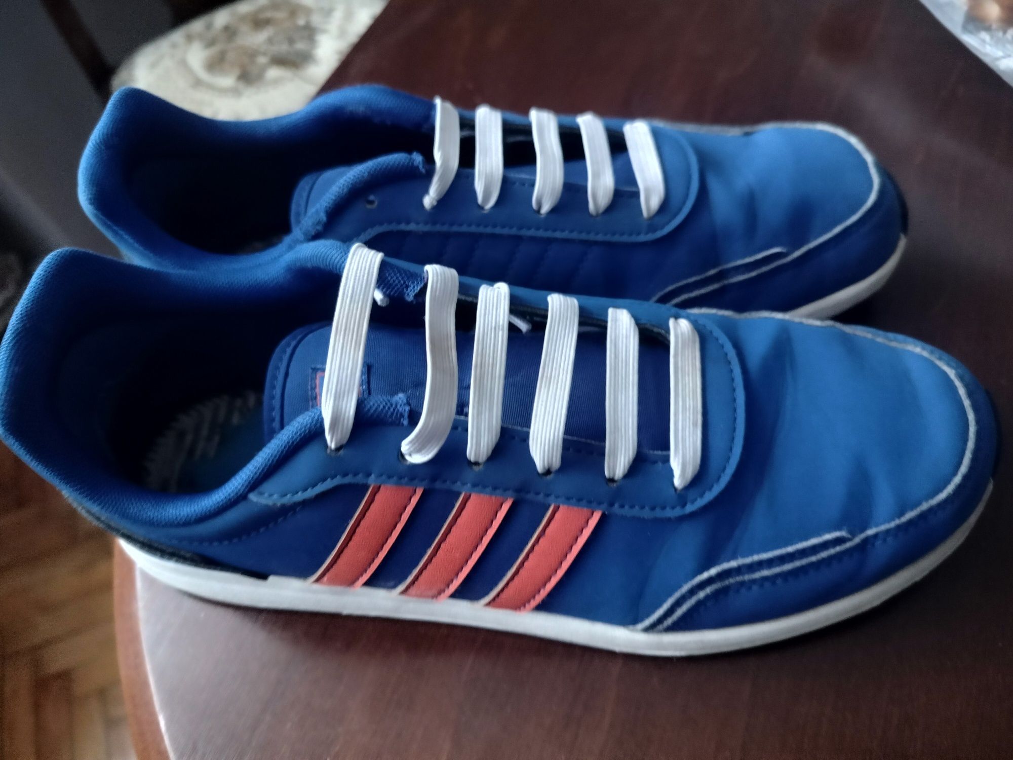 Buty adidas chłopięce 39