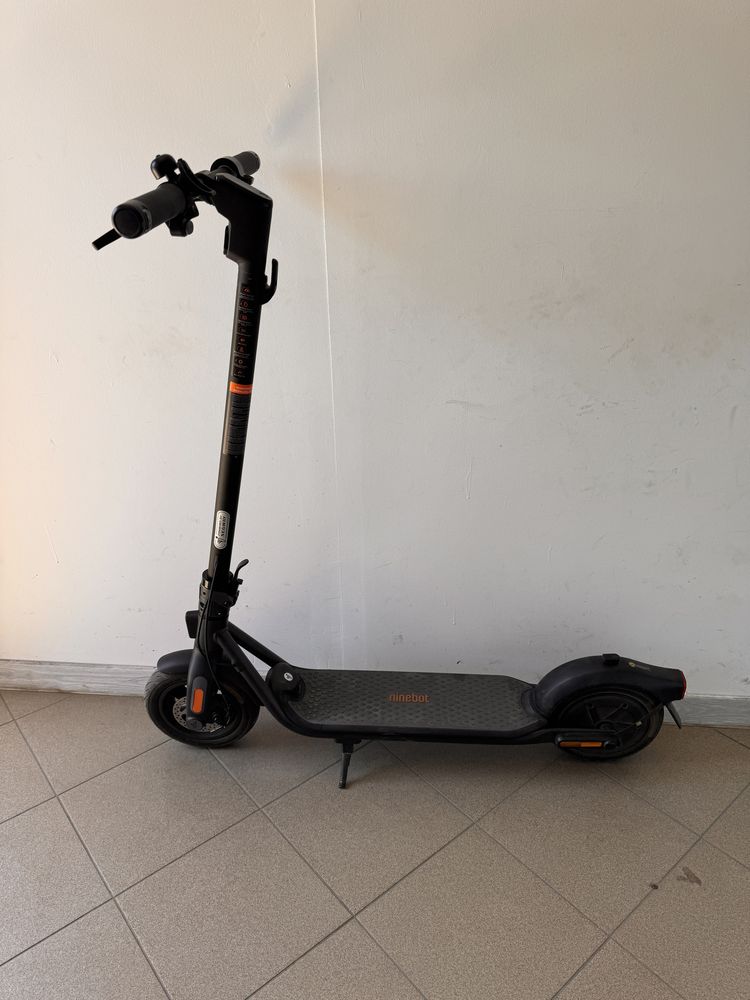 Hulajnoga elektryczna Ninebot Segway F2