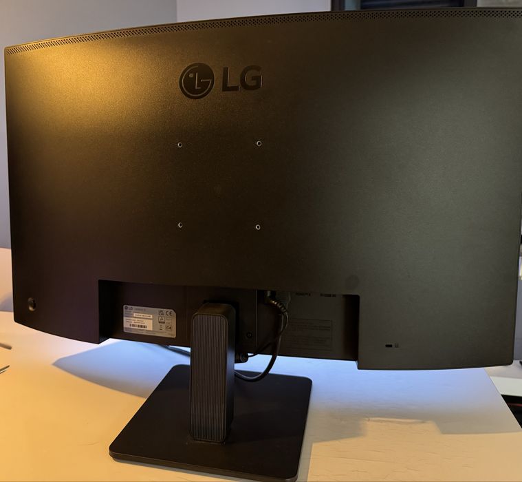 Monitor LG 32MR50C‑B 32” Full HD Curvo – Experiência Imersiva