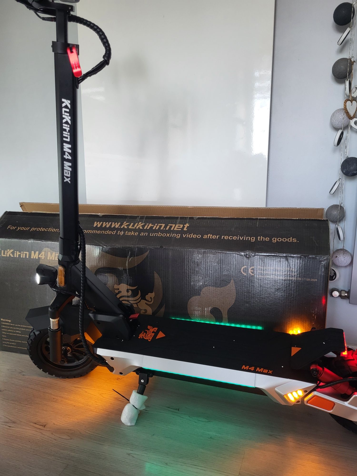 Hulajnoga KuKirin M4 MAX 1000W 45KM/H 48V 18.2Ah 64KM 10" PL