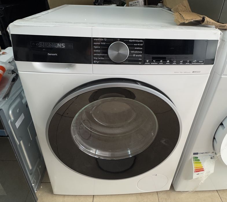 Máquina de Lavar Roupa SIEMENS WG44G2F0ES (9 kg - 1400 rpm - Branco)