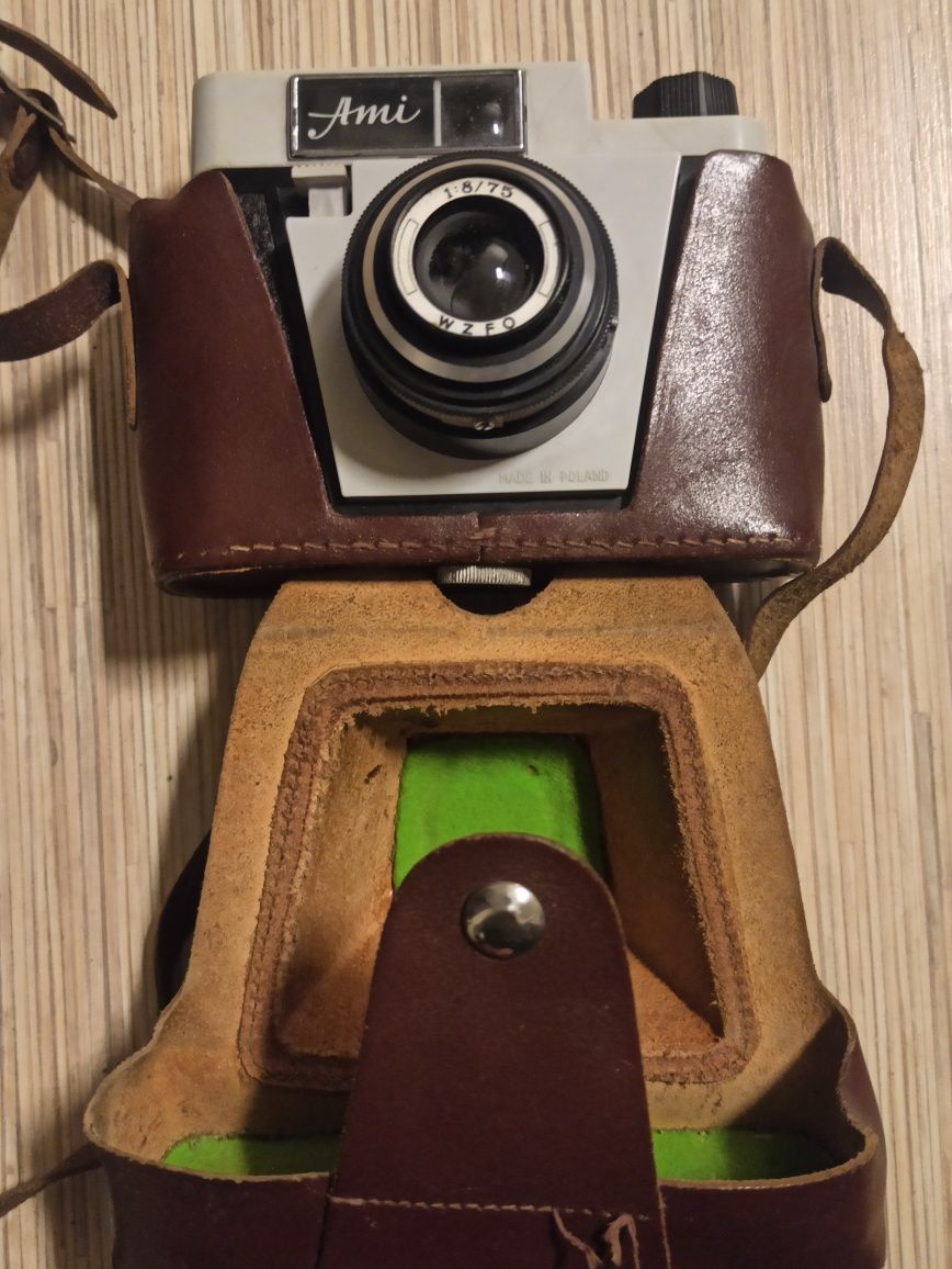Ami aparat z etui analogowy kolekcja kolekcjonerski