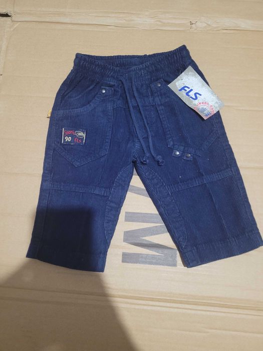 Lote de 500 peças de Roupa de criança