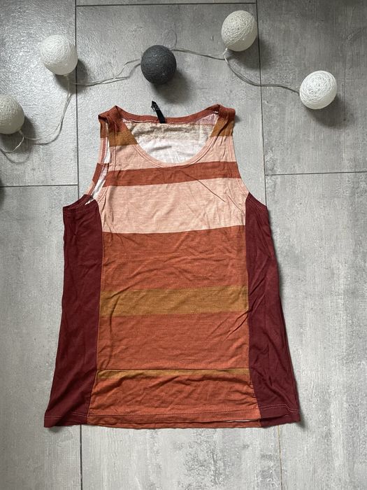 Kolorowy top w paski – rozmiar XS