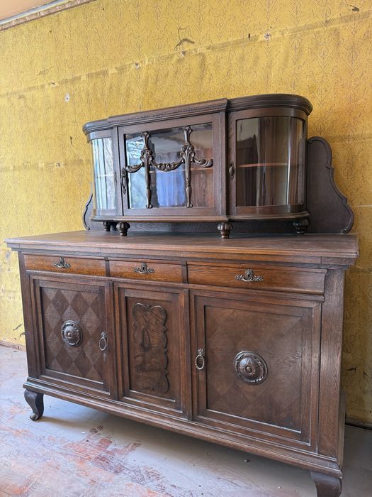 Sprzedam piękny dębowy kredens po renowacji