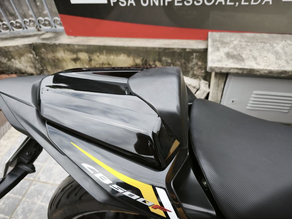 Honda modelo CB500F 2022