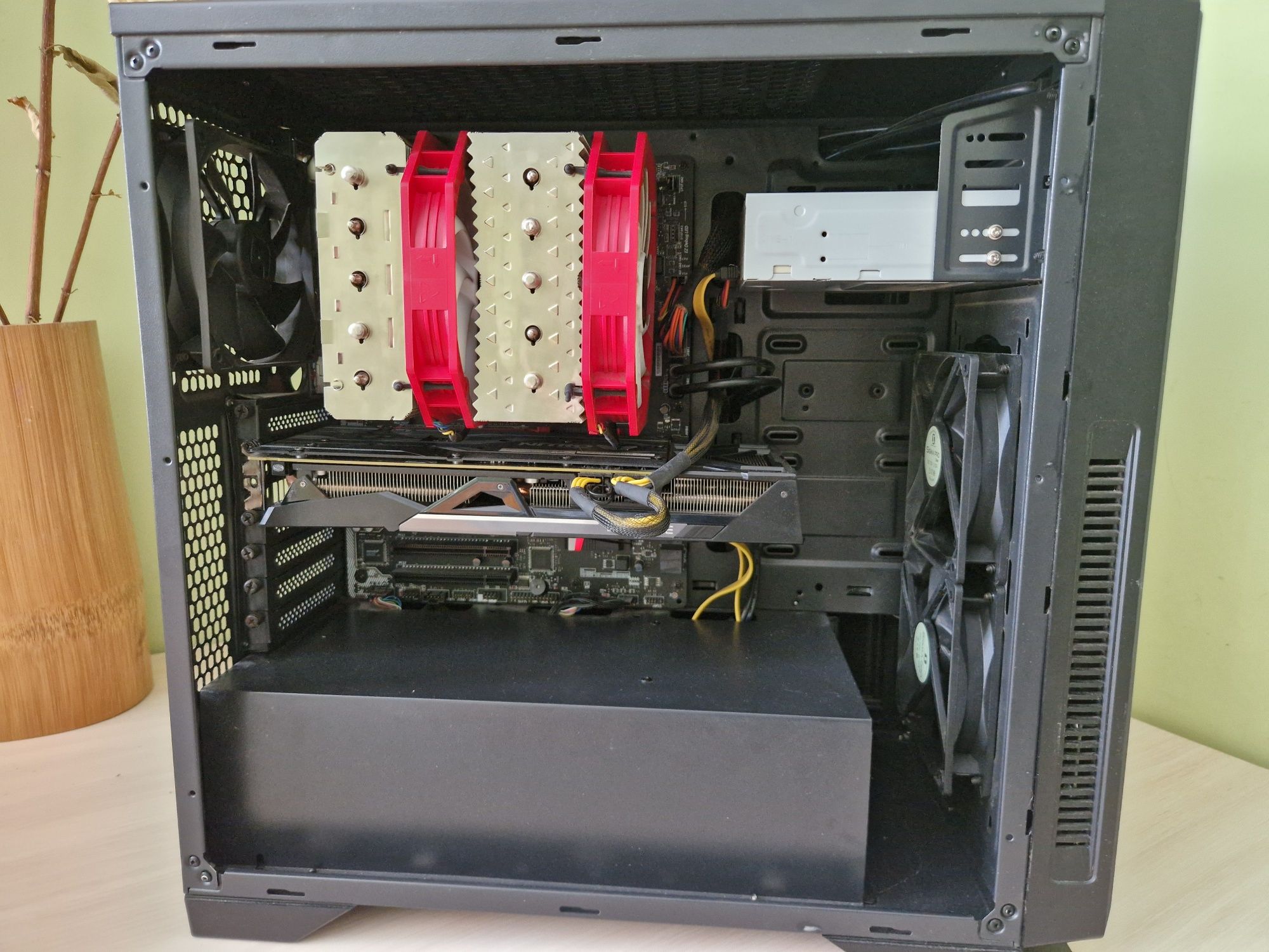 Komputer gamingowy I5 RADEON R9 2 x 1TB SSD + HDD 16Gb ram