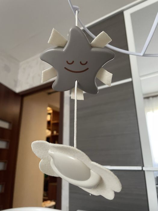 Музыкальный мобиль Infantino 3 в 1 с проектором Серый