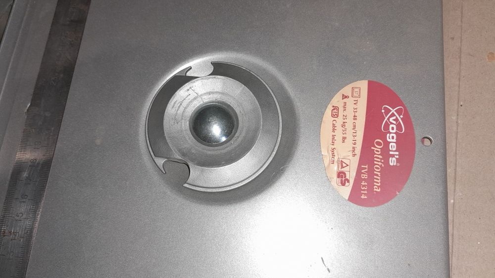 Кріплення для телевізора .