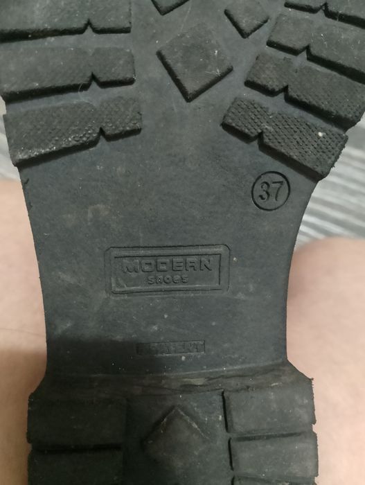 Женские зимние ботинки