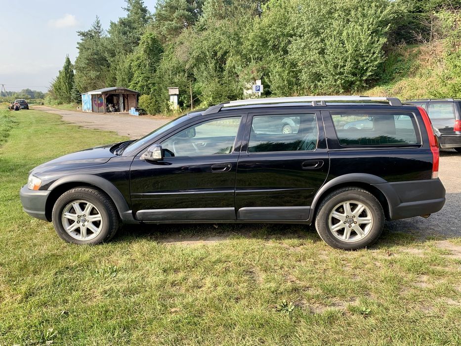 Volvo XC70 2.4 D5 - 4x4 AWD - AUTOMAT - XENON - Skóra - Czujniki park.