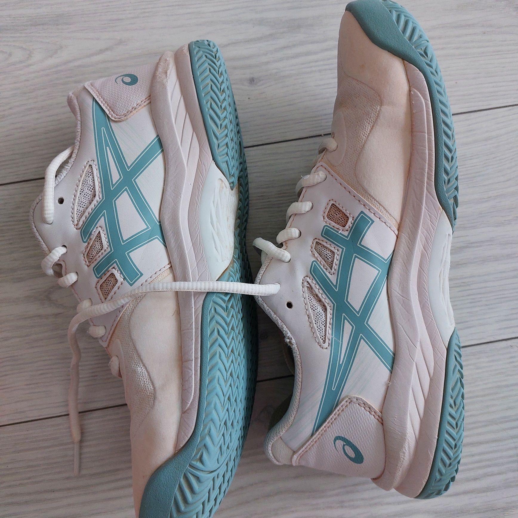 Красовки  Asics p.39.5