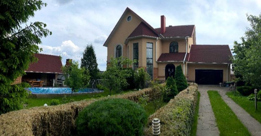 В продажі елітний приватний будинок