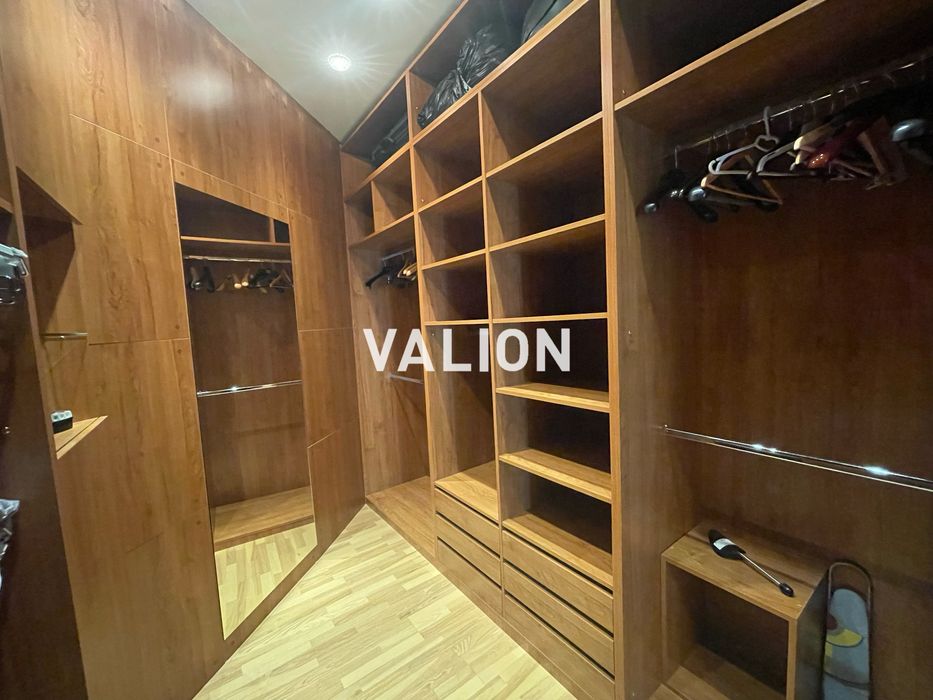 Без %. Продаж 4-кімнатної квартири вул. Велика Васильківська, 67/7