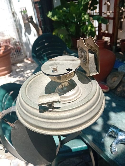 Cinzeiro de pé antigo