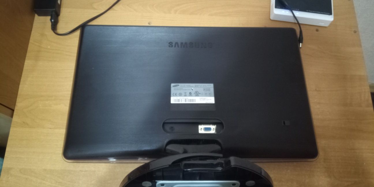 Монітор 21.5" Samsung S22A350N (LS22A350NS) High Glossy Black