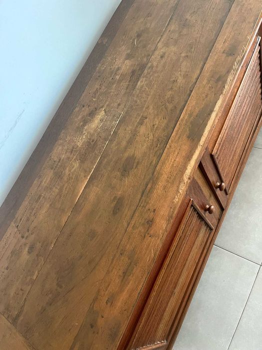 Móvel de apoio em madeira maciça