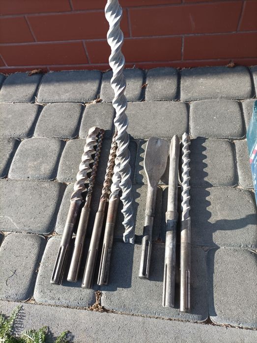 Wiertarko młot udarowy Bosch GBH 7-46  de okazja wiertła w cenie.