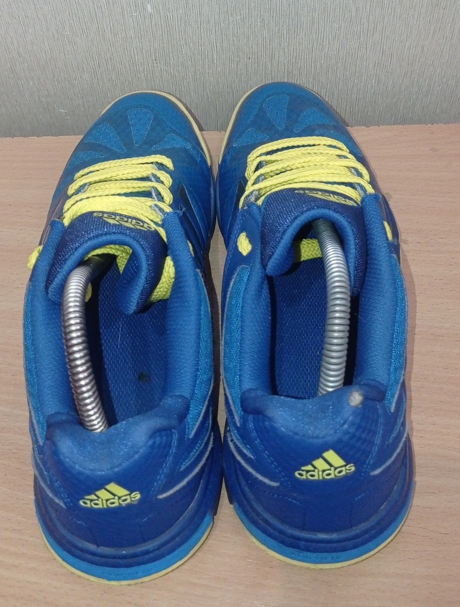 Кросівки фірми Adidas 40 розміру